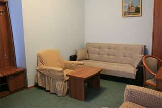 Гостиница Боярский двор Ростов Семейный двухкомнатный-7