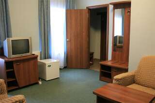 Гостиница Боярский двор Ростов Семейный двухкомнатный-3