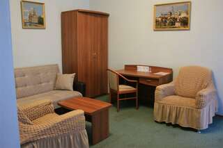 Гостиница Боярский двор Ростов Семейный двухкомнатный-4