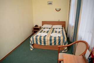 Гостиница Боярский двор Ростов Семейный двухкомнатный-12