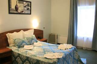 Гостиница Боярский двор Ростов Семейный двухкомнатный-1