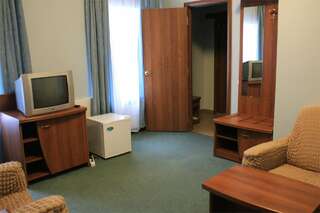 Гостиница Боярский двор Ростов Семейный двухкомнатный-6